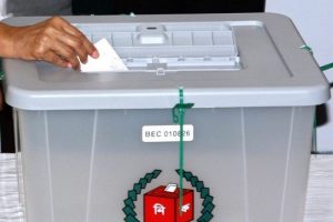 Se&ccedil;imi iktidardaki Avami Partisi kazandı