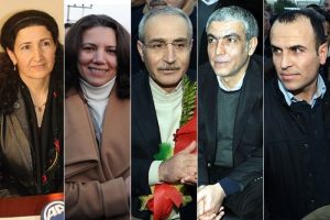Tahliye edilen milletvekilleri Meclis yolunda