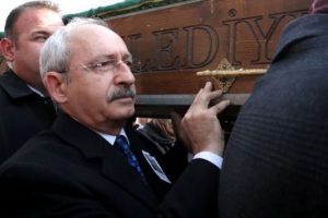 Ş&uuml;kr&uuml; Karaca i&ccedil;in cenaze t&ouml;reni