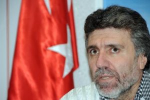 "Y&uuml;ksek paralar vererek transfer yapamayız"