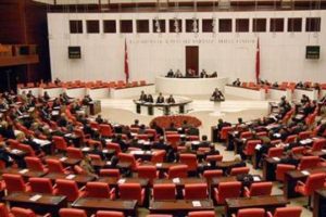 Tutuklu vekiller komisyonu uzlaştı
