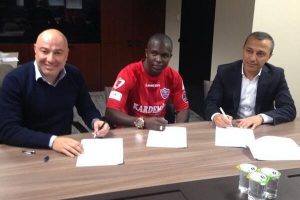 Karab&uuml;kspor Carioca ile s&ouml;zleşme imzaladı