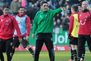 F.Bah&ccedil;e Tayfun Korkut'a karşı