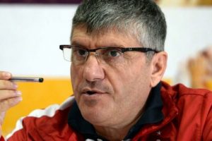Ak&ccedil;ay'dan sert a&ccedil;ıklama: O kolu keseceksin