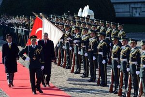 Başbakan Erdoğan Japonya'da askeri t&ouml;renle karşılandı