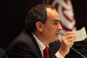 Faiz artırmadan durabilir mi?