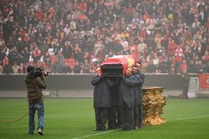 Eusebio son yolculuğuna uğurlandı