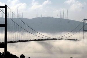 Sis deniz ulaşımını olumsuz etkiledi