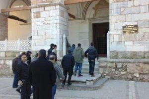 Bursa'da h&uuml;k&uuml;ml&uuml;lere gezi morali