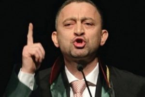 'Kafamı kesseler de...'