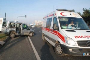 Beton mikseri ticari araca &ccedil;arptı