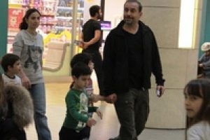 &Ccedil;ocuklar bu kez babalarıyla eğlencede...