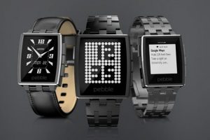 Artık &ccedil;elik ve deri Pebble da var