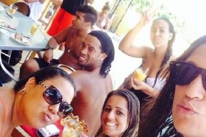 Ronaldinho'nun partisi tatsız bitti