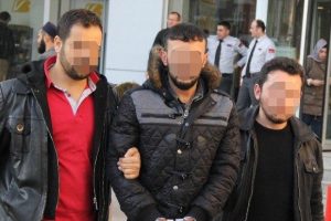 Ş&uuml;pheli şahsın &uuml;zerinden tabanca ele ge&ccedil;ti