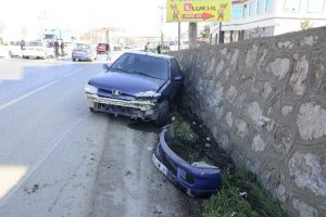 Dikkatsiz s&uuml;r&uuml;c&uuml;ler kazaya neden oldu