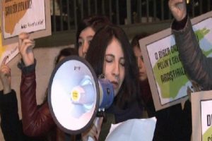 &Uuml;niversitelilerden fişleme bedduası