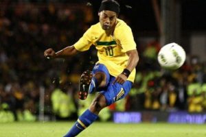 Ronaldinho transferinde sıcak saatler