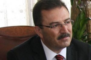 Kararnamesiz oturuyor