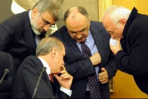AK Parti'de yargı zirvesi