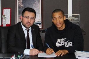 Randle Trabzonspor MP ile imzaladı