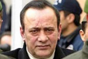 &Ccedil;akıcı'ya hakaret davası!