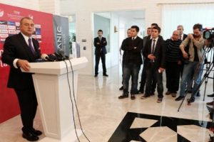 "Bize değişiklik değil devrim lazım"