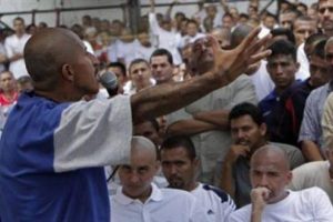 Fransızların yarısı 'ırk&ccedil;ı' &ccedil;ıktı
