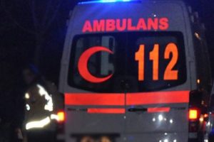 Ağaca &ccedil;arpan motosiklet s&uuml;r&uuml;c&uuml;s&uuml; hayatını kaybetti