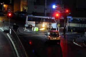 Okmeydanı'nda molotoflu gece