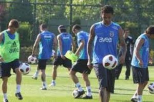 Fenerbah&ccedil;e'den &ccedil;ift antrenman
