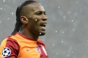 Drogba'nın &uuml;st&uuml;n&uuml; &ccedil;izdiler