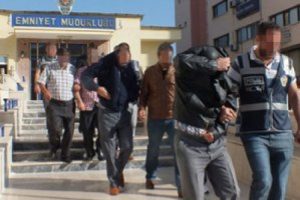 3'&uuml; kamu g&ouml;revlisi 20 g&ouml;zaltı!