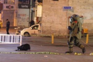 Taksim'de ş&uuml;pheli paket