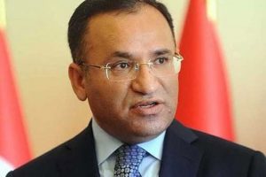 Bozdağ'dan &Ouml;z'&uuml;n a&ccedil;ıklamasına tepki