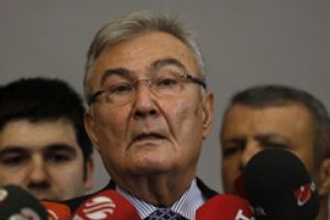 Deniz Baykal Abdullah G&uuml;l'e seslendi