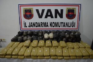 Zehir tacirlerine darbe