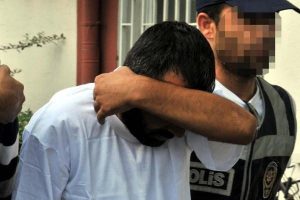 Tiş&ouml;rt &ccedil;aldı 4 yıl ceza aldı