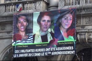 PKK'lıların resimleri belediye binasına asıldı