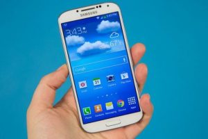 Galaxy S5 geliyor