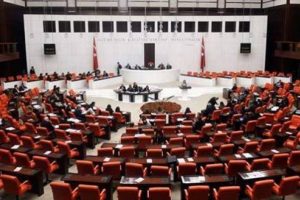 CHP yeniden yargılama teklifini Meclis'e sundu