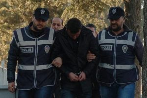 Atıldığı okula hırsız olarak d&ouml;nd&uuml;