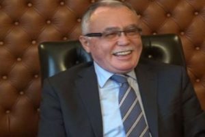 "Ben olsaydım ebeni &ouml;perdim"