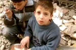 Suriyeli &ccedil;ocuklar a&ccedil;lıkla m&uuml;cadele ediyor