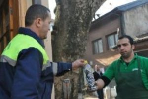 Atık pillerini getir hediyeni g&ouml;t&uuml;r