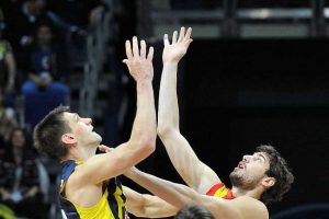 Fenerbah&ccedil;e Barcelona'ya yenildi