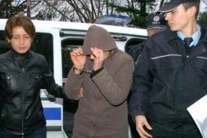 Kocasını &ouml;ld&uuml;ren kadın serbest kaldı &ccedil;&uuml;nk&uuml;...