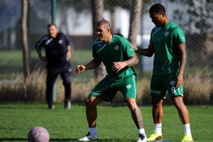 Colin Kazım Fernandao i&ccedil;in el&ccedil;ilik yapmış!