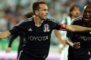 Beşiktaş'a Sivok'dan k&ouml;t&uuml; haber!