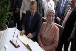 Emine Erdoğan: Damat memnun mu?